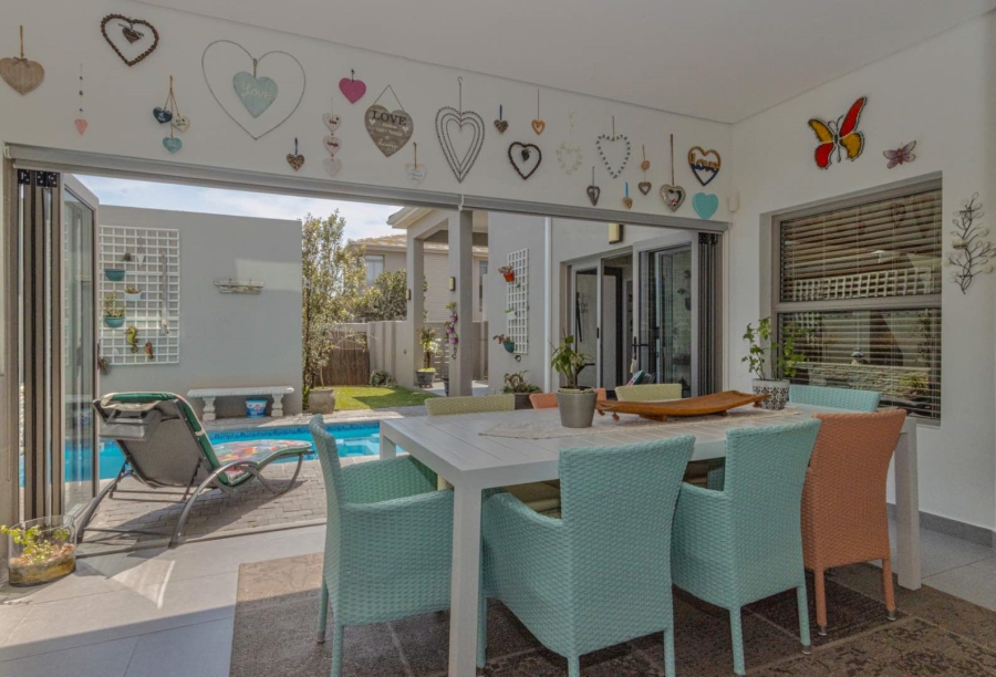 3 Bedroom Property for Sale in Sunset Beach Western Cape